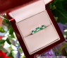 Exquisiter Bandring mit Smaragden und Brillanten