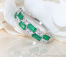 Exquisiter Bandring mit Smaragden und Brillanten