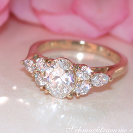 Femininer Diamant Solitär Ring im Ovalschliff