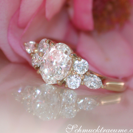 Femininer Diamant Solitär Ring im Ovalschliff