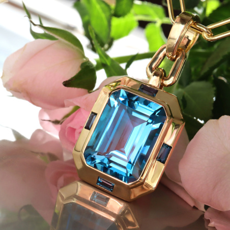 Außergewöhnliches Blautopas Collier (14,25 ct.) | SCHMUCKTRÄUME.COM
