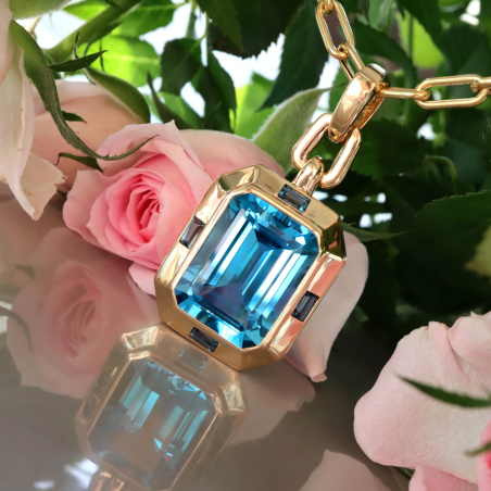 Außergewöhnliches Blautopas Collier (14,25 ct.) | SCHMUCKTRÄUME.COM