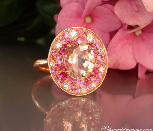 Fabelhafter Morganit Ring mit Pink Saphir und Brillanten