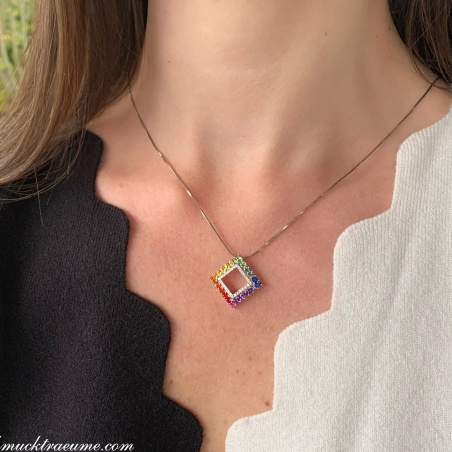 Regenbogen Saphir Anhänger mit Brillanten