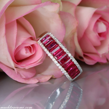 Bildschöner Rubin Baguette Ring mit Brillanten