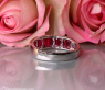 Bildschöner Rubin Baguette Ring mit Brillanten