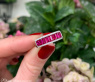 Bildschöner Rubin Baguette Ring mit Brillanten