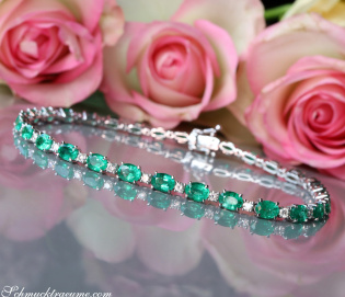 Exquisites Smaragd Armband mit Brillanten