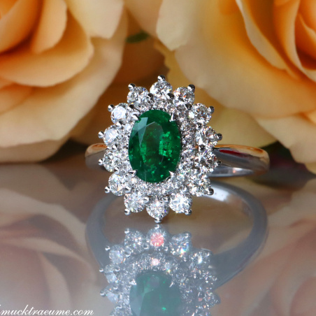 Prachtvoller Smaragd Ring "Entourage"