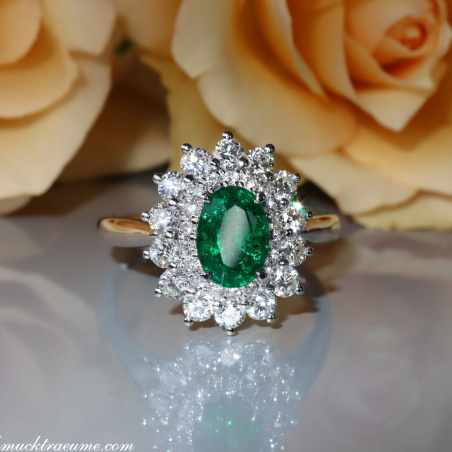 Prachtvoller Smaragd Ring "Entourage"