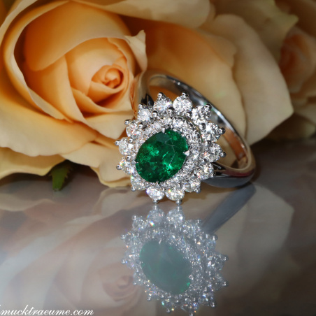Prachtvoller Smaragd Ring "Entourage"