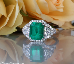 Luxuriöser Ring mit kolumbianischem Smaragd und Diamant Herzen (Muzo)