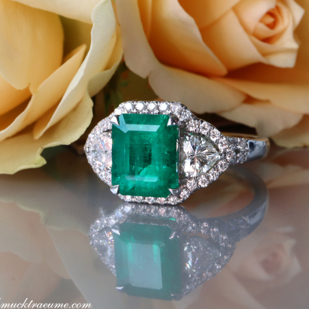 Luxuriöser Ring mit kolumbianischem Smaragd und Diamant Herzen (Muzo)