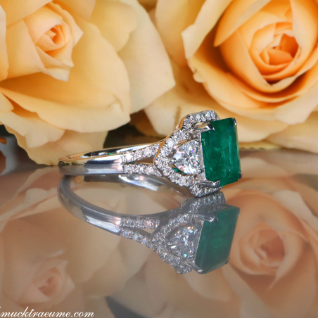 Luxuriöser Ring mit kolumbianischem Smaragd und Diamant Herzen (Muzo)