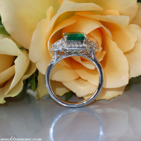 Luxuriöser Ring mit kolumbianischem Smaragd und Diamant Herzen (Muzo)