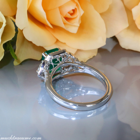 Luxuriöser Ring mit kolumbianischem Smaragd und Diamant Herzen (Muzo)