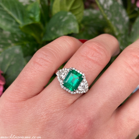Luxuriöser Ring mit kolumbianischem Smaragd und Diamant Herzen (Muzo)