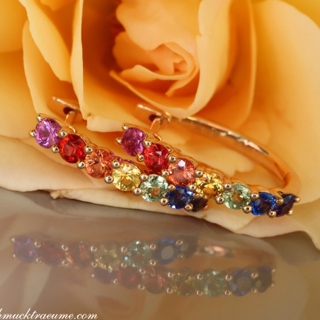 Herrliche Regenbogen Saphir Ohrringe / Creolen