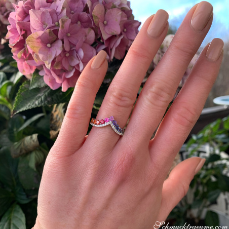 Raffinierter Regenbogen Saphir Ring mit Brillanten