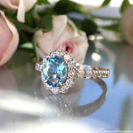 Zeitlos eleganter Aquamarin Ring mit Brillanten
