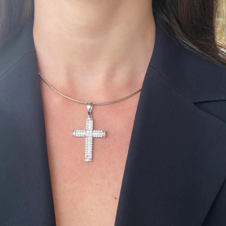 Impressive Diamond Cross Pendant