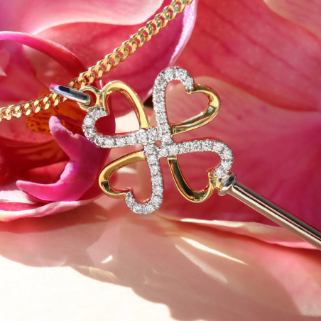 Bezaubernder Brillanten Schlüssel Anhänger an Kette | SCHMUCKTRÄUME.COM