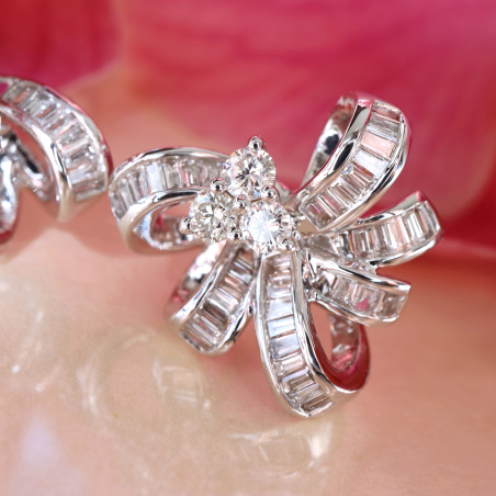 Exquisite Diamanten Schleifen Ohrstecker | SCHMUCKTRÄUME.COM