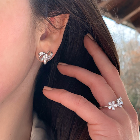 Exquisite Diamanten Schleifen Ohrstecker | SCHMUCKTRÄUME.COM