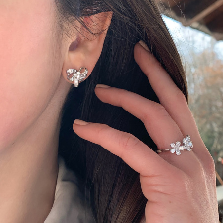 Exquisite Diamanten Schleifen Ohrstecker | SCHMUCKTRÄUME.COM