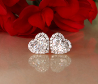 Exquisite Diamanten Herz Ohrstecker mit Brillanten (1,20 ct.)