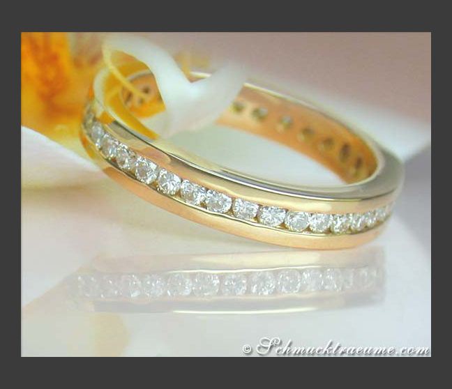 Attractive Diamond Eternity Ring in Yellow gold 18k Attractive Diamond Eternity Ring in Yellow gold 18k