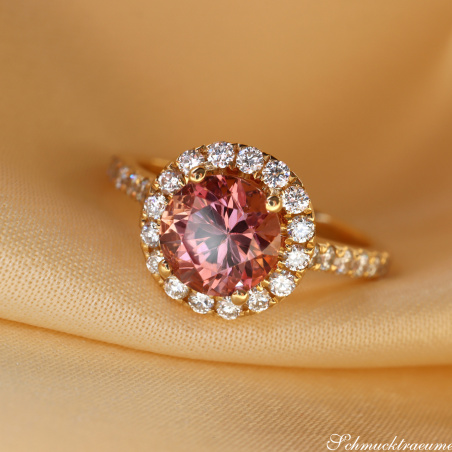 Femininer Rosa Malaya Granat Ring mit Brillanten