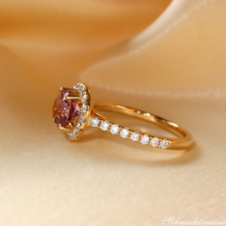 Femininer Rosa Malaya Granat Ring mit Brillanten