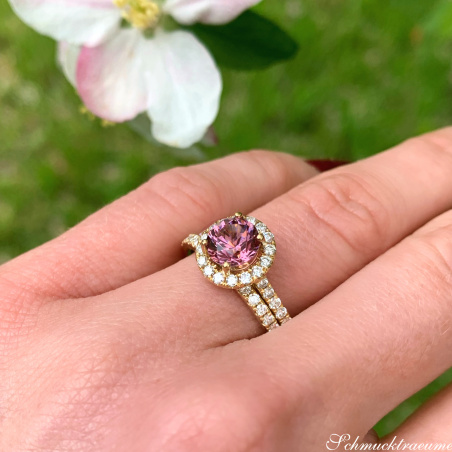 Femininer Rosa Malaya Granat Ring mit Brillanten