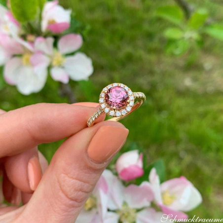 Femininer Rosa Malaya Granat Ring mit Brillanten