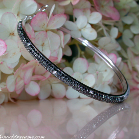 Armreif mit schwarzen Diamanten