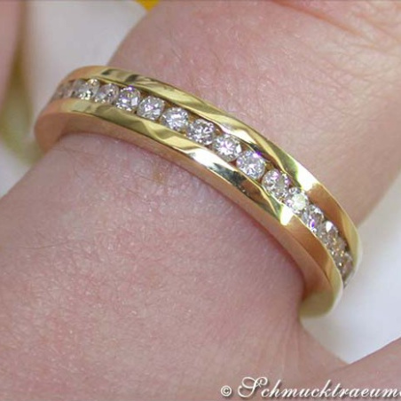 Attractive Diamond Eternity Ring in Yellow gold 18k