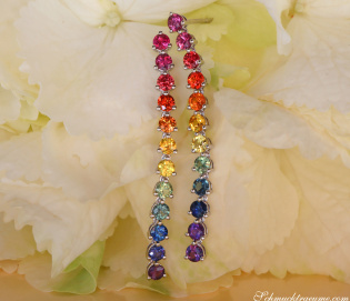 Herrliche Regenbogen Saphir Ohrgehänge „Rivière“
