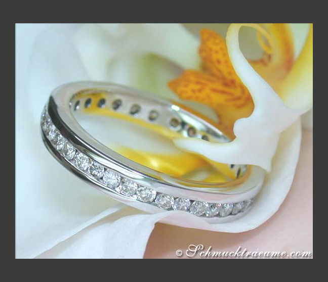Pretty Diamond Eternity Ring in White gold 18k Pretty Diamond Eternity Ring in White gold 18k