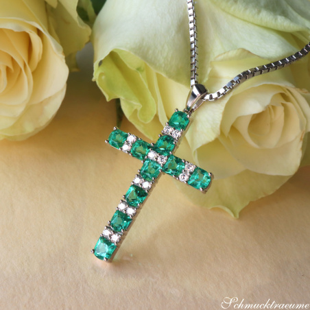 Smaragd Kreuz Anhänger mit Brillanten