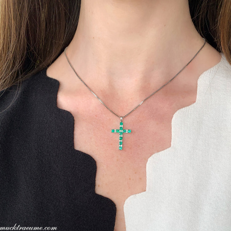 Smaragd Kreuz Anhänger mit Brillanten