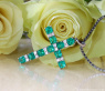 Smaragd Kreuz Anhänger mit Brillanten