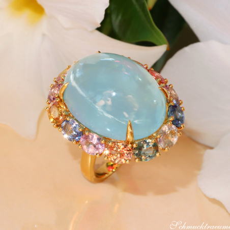 Opulenter Milky Aquamarin Ring mit Multicolor Saphiren
