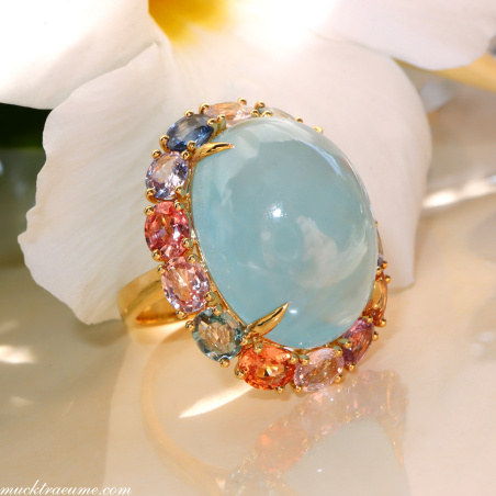 Opulenter Milky Aquamarin Ring mit Multicolor Saphiren