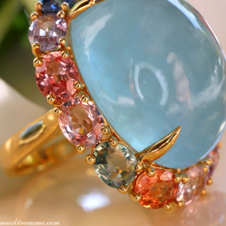 Opulenter Milky Aquamarin Ring mit Multicolor Saphiren