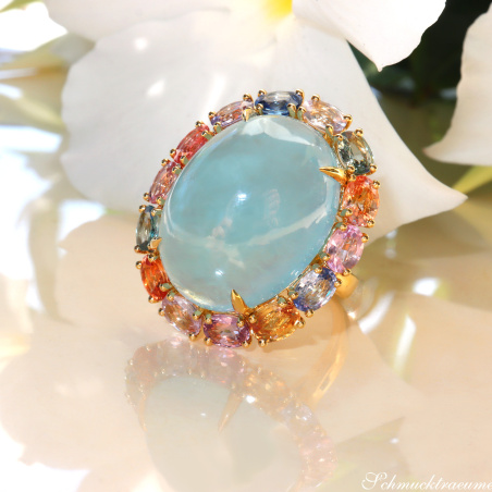 Opulenter Milky Aquamarin Ring mit Multicolor Saphiren