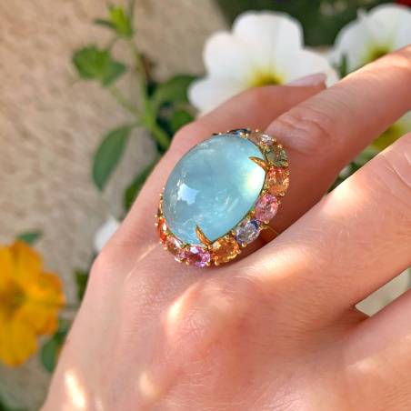 Opulenter Milky Aquamarin Ring mit Multicolor Saphiren