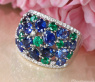 Fabelhafter Saphir Ring mit Smaragden und Brillanten