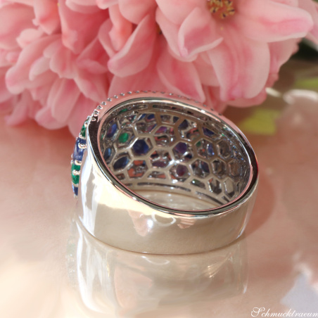 Fabelhafter Saphir Ring mit Smaragden und Brillanten
