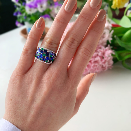 Fabelhafter Saphir Ring mit Smaragden und Brillanten